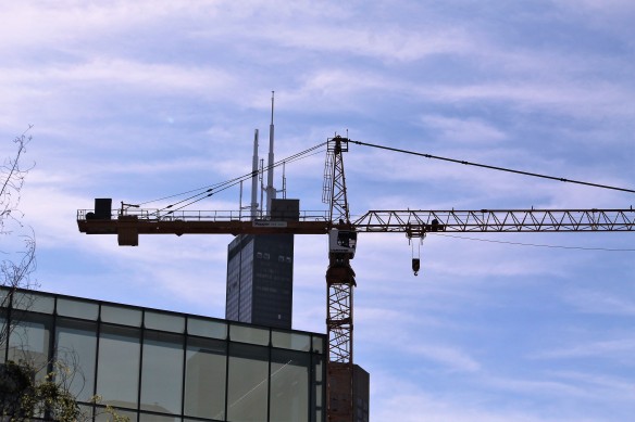 727 West Madison tower crane